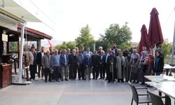 Yaşlılara vefa örneği gösterildi, kahvaltı sofrasında sıcak buluşma