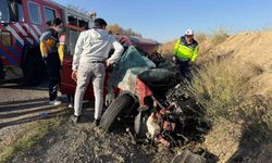 Otomobil ve kamyon çarpıştı, 1 kişi hayatını kaybetti!