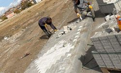 Çiçekdağı’nda kaldırım çalışmaları devam ediyor