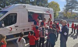 Kızılay Haftası’nda minik kalplerle buluşma