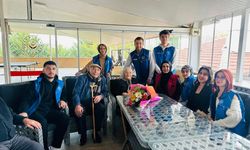 Emekli öğretmenler duygusal anlar yaşadı!