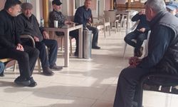 Büyüklerin tebessümü gönülleri ısıttı