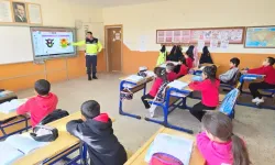 Jandarma, öğrencilere trafik kurallarını anlattı
