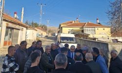 Kırşehir Özbağ’da yol çalışmaları tüm hızıyla devam ediyor