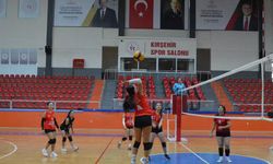 Yıldız Kızlar Voleybol müsabakaları devam ediyor