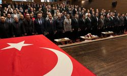 Kırşehir’de aydınlık nesillerin mimarı öğretmenlerin günü kutlandı