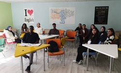 Lise öğrencileri AHİ TÖMER ile uluslararası farkındalık kazandı