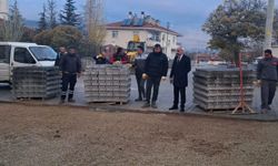 Özbağ’da yol mesaisi hafta sonu da sürüyor