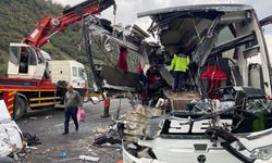 Osmaniye’de Yolcu Otobüsü Tıra Çarptı: 7 *lü, 11 Yaralı