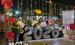 Cacabey Meydanı 2026’ya ışıklarla “Merhaba” diyor