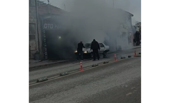 Kırşehir’de seyir halindeki otomobil aniden alev aldı!