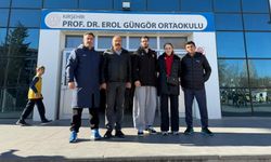 Dünya şampiyonu Merve Dinçer öğrencilerle buluştu