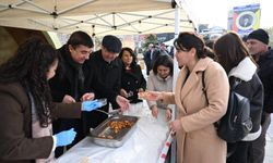 Regaip Kandili dolayısıyla halka lokma ikramı yapıldı