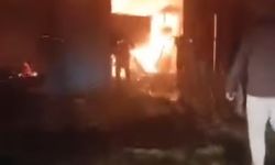 Mucur’da garaj yangını: Traktör ve tarım aletleri kullanılamaz hale geldi