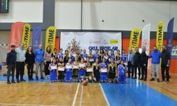 Cacabey Ortaokulu madalyayı kaptı