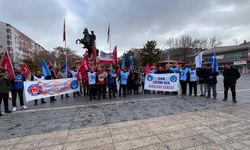 Kırşehir’de kar altında sendikalar maaş artışına tepki gösterdi