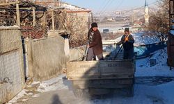 Köseli’de karla mücadelede yoğun çalışma sürüyor