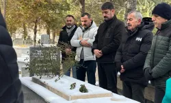 Kaman Ülkü Ocakları, Metin Akkoç’u Kabri Başında Andı