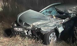 Traktöre arkadan çarpan otomobilin sürücüsü hayatını kaybetti