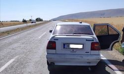 Yolda kalan sürücünün deposunu doldurup yolcu ettiler