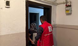 Kapı Kapı Dolaşarak Gıda Desteği Sağladılar