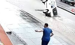 Yollar Göle Döndü, Cadde Çöktü
