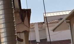 Eski Binadan Düşen Beton Parçaları Korkuttu
