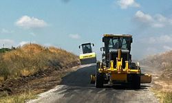 Sıdıklı İkizağıl Köyü Ara Yollarını Yeniliyor
