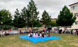 Boztepe’de minik öğrenciler için renkli mezuniyet töreni