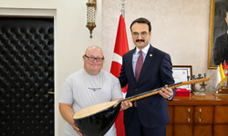 Kaymakam Erdoğan’dan Saz Sürprizi