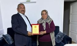 Kırşehir’de 40 yıllık muhtardan eşine anlamlı jest