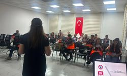 Kırşehir’de AFAD gönüllülerine 112 Acil Çağrı Merkezi bilgilendirmesi