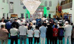Kırşehir’de gençler aynı safta buluştu: Nazmi Gökbulut Camii'nde manevi akşam!