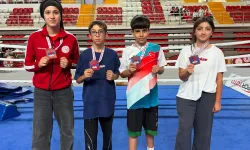 Kırşehirli genç boksörler Sivas’ta kürsüyü doldurdu