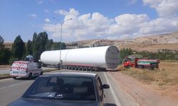Dönemeyen Kırkayak Kamyon Trafiği Kilitledi