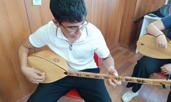 Gençlik Merkezi Sanatla Buluşturuyor