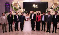 Kırşehir protokolünü buluşturan görkemli düğün: Zeynep Sena ve Mustafa Kemal dünya evine girdi