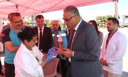 Kırşehir’de Halk Sağlığı Haftası başladı: Cacabey Meydanı’nda sağlık taraması
