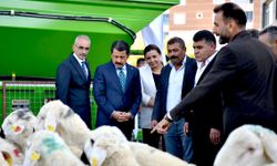 Kırşehir’de üreticiye güçlü destek: Koç ve ekipmanlar üreticilere teslim edildi