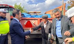 Çiçekdağı’nda traktörlere reflektör ayarı verildi!