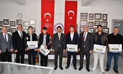 Kırşehir'de AHİ NEFESİ sevinci! Vali Demiryürek başarılı öğrenci ve öğretmenleri ödüllendirdi