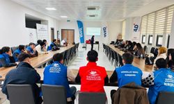 Kırşehir’de Cacabey Gençlik Merkezi Gönüllülerine Afet Eğitimi