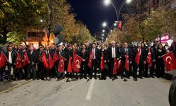 Kırşehir’de meşaleler Cumhuriyet için yandı: Coşku sokaklara taştı