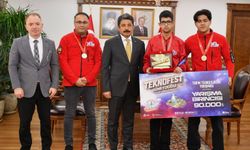 Kırşehir'in gururu oldular! Vali Demiryürek TEKNOFEST şampiyonlarını ağırladı
