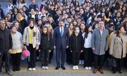 Vali Demiryürek ve Yasin Gülşen öğrencilerle buluştu