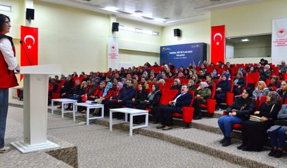 Okullardaki gıda işletmelerinde çalışanlara hijyen eğitimi