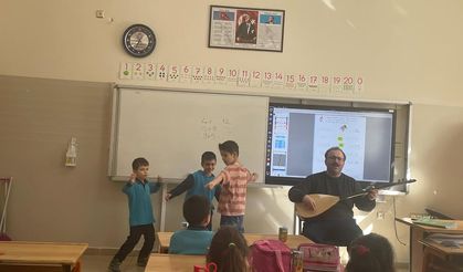 Kırşehir'de öğrenciler bağlama nağmeleriyle buluştu!