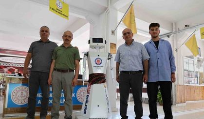 Kırşehirli öğrencilerden mihmandar robot: ’AhiBot’ okula gelenleri karşılıyor