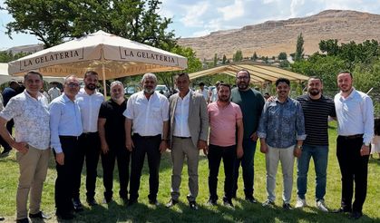 Kırşehir MÜSİAD ailesi genç çiftin mutluluğuna ortak oldu