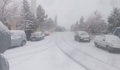 Ulupınar Köyü Kar Altında Kaldı, Görüş Sıfıra Yaklaştı
